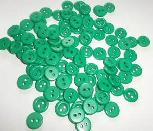 LOT OF 100 GREEN 2 HOLE 1/2 INCH re BUTTONS - Picture 1 of 2