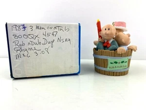 Hallmark 1987 Tres hombres en una bañera rima infantil adorno de Navidad SIN CAJA - Imagen 1 de 6