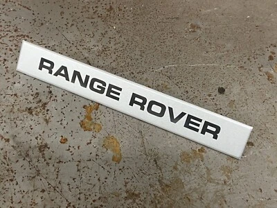 Range Rover scuttle badge from Suffix B on  Foto 1 de 3