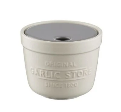 Mason Cash | Innovador almacenamiento y rallador de ajo de cocina Foto 1 de 3