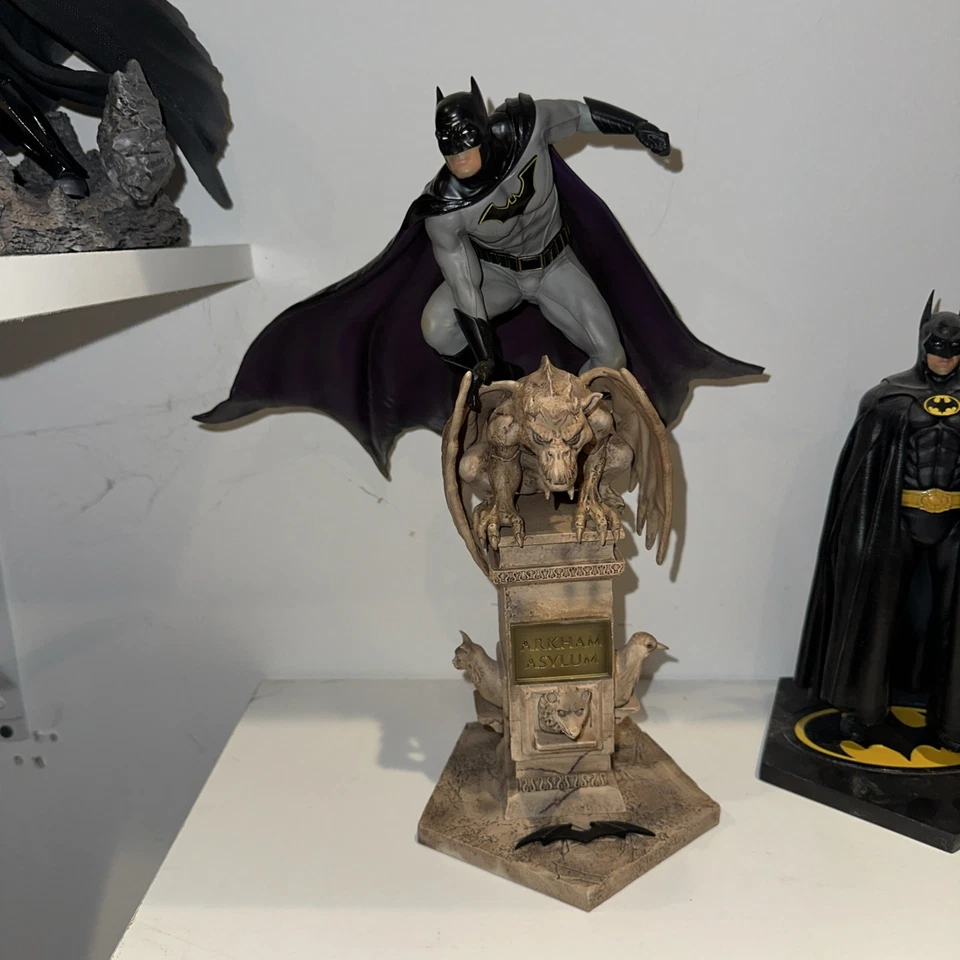 Estatua Batman Arkham Asylum Iron Studios 1/10 ¡¡¡Viene con caja!!! Gran forma!!!!! Foto 1 de 4