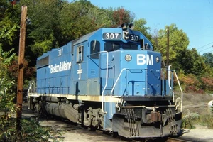 BM BOSTON & MAINE 307 MECHANICVILLE NY 1980 KODACHROME ZUGFOLIE - Bild 1 von 1