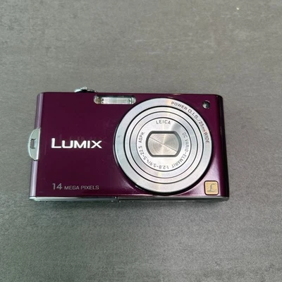 Cámara digital compacta Panasonic LUMIX DMC FX66 púrpura con cargador de batería Foto 1 de 4