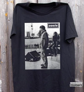 Oasis - Liam Gallagher Smoking Heavy Cotton Black Unisex T-shirt Size S-5XL - Picture 1 of 6