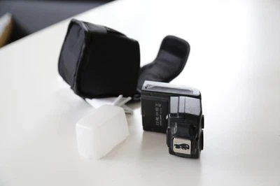 Nissin i40 Blitzgerät für MFT (Olympus, OM System Panasonic) - Bild 1 von 4