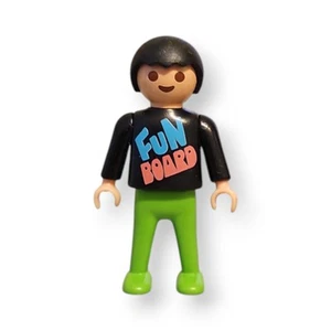 Playmobil Figur Kind Spielplatz Freizeit Kinderzimmer Kita Sammler - Picture 1 of 1