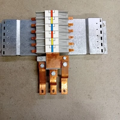 Hager 4 way panel board (JN204P) 400 amp pan assembly around the year 2001 - Image 1 of 4