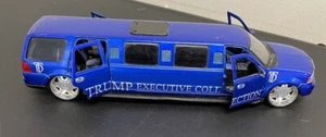 Maisto Donald Trump Executive Collection LINCOLN NAVIGATOR LIMOUSINE BLUE Limo - Picture 1 of 13