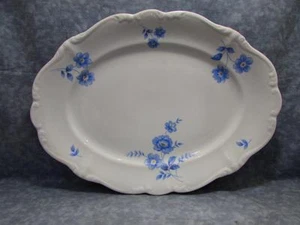 Plato para servir ovalado JOH150 de Johann Haviland flores azules pompadour - Imagen 1 de 3