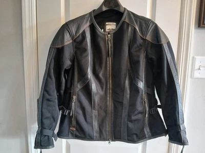 CHAQUETA DE MALLA HARLEY DAVIDSON PARA DAMA CON RIBETE DE CUERO #97384-13VW / ARMADURA TALLA 1W Foto 1 de 4