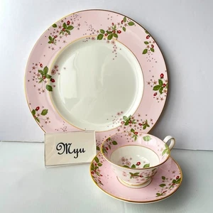 Wedgwood Wild Strawberry Bloom Pink Trio Set 3 pcs Cup Saucer Dinner Plate 27cm - Picture 1 of 19