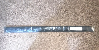 PORSCHE NEW OEM RUBBER LEFT INNER 911 CABRIOLET 1986 TOP SEAL PART # 91156118700 - Image 1 of 3