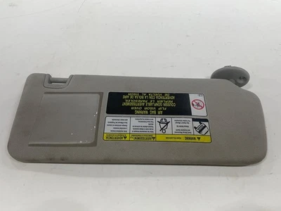 Parasol para conductor Toyota Tacoma LH 2016-2023 sin espejo de tocador gris OEM Foto 1 de 4