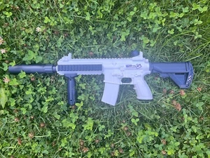 Water Gun Electric Pistol - Full Automatic Shooting Toy for Outdoor Summer Fun - Picture 1 of 4