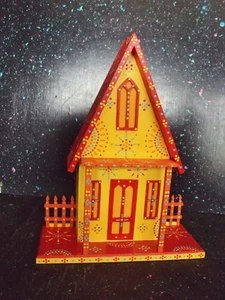Hand Painted Wood House Display Decorative Red Yellow Circle Designs Dots - Bild 1 von 9