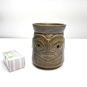 Scentsy TIKI Mask Full Size Wax Scent Warmer Retired 2010, Two 20 watt Bulbs - Picture 1 of 8