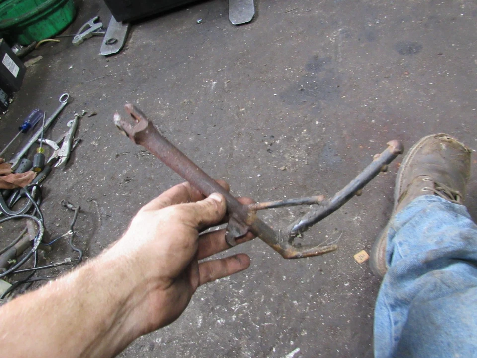 Suporte lateral especial 1979 Yamaha XS750 - Imagem 1 de 1