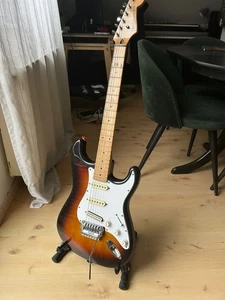 Fender Stratocaster 1984 Japan Modified - Picture 1 of 9