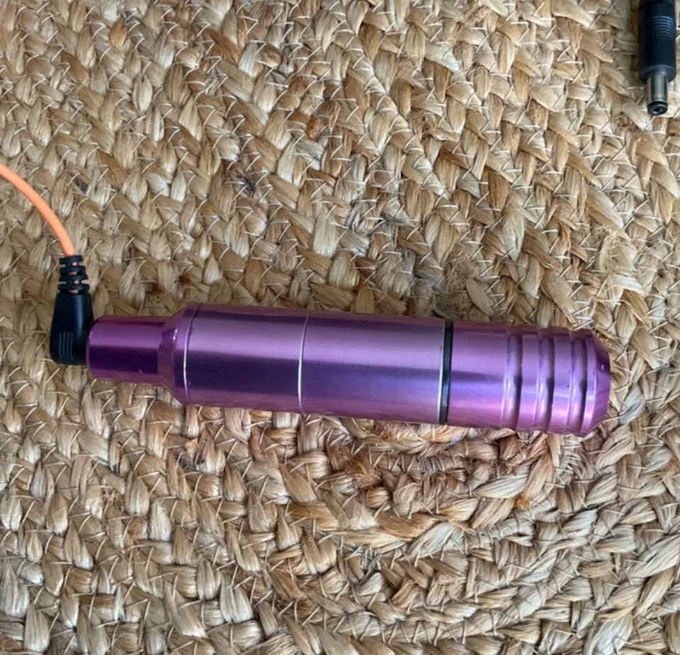 夏延鹰旋转笔紫色,二手 - 状况良好 — 第 1/1 张图片