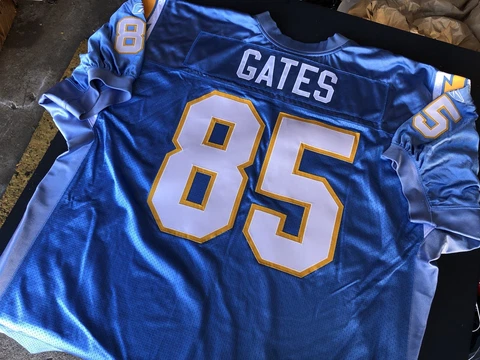 100% Authentic Reebok Antonio Gates Los Angeles Chargers Jersey Size 58 Stitched Cover
