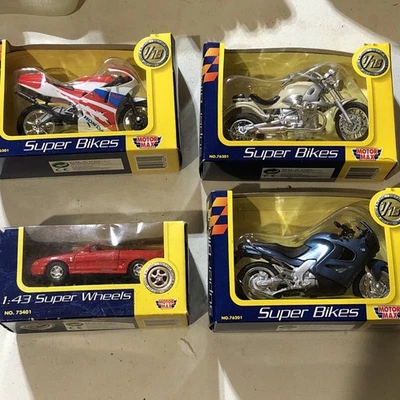 Lot Of 4 Motor Max Super Bikes Wheels Honda Ford Plastic Die Cast Bikes Car - Image 1 of 4