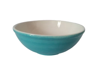 Crate and Barrel 葡萄牙绿松石和白色餐碗 8 1/4 — 第 1/4 张图片