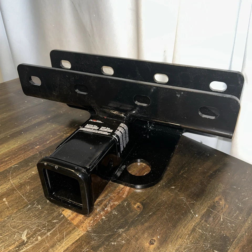 Enganche de remolque receptor Curt Clase 3 acero 2" 13392 para Jeep Wrangler JL Foto 1 de 4
