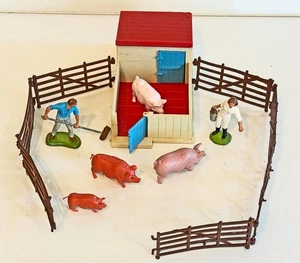 Vintage Britains Ltd 1970s England Farm Pig Sty + Pigs + Working People + Fence - Picture 1 of 14