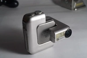 Nikon Coolpix SQ compact CCD camera (problems with focusing) - Picture 1 of 18