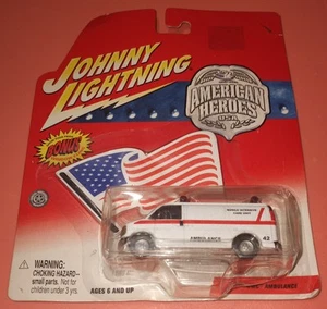Johnny Lightning - GMC Ambulance - American Heroes USA - 2002 Good Shape - Read - Picture 1 of 3