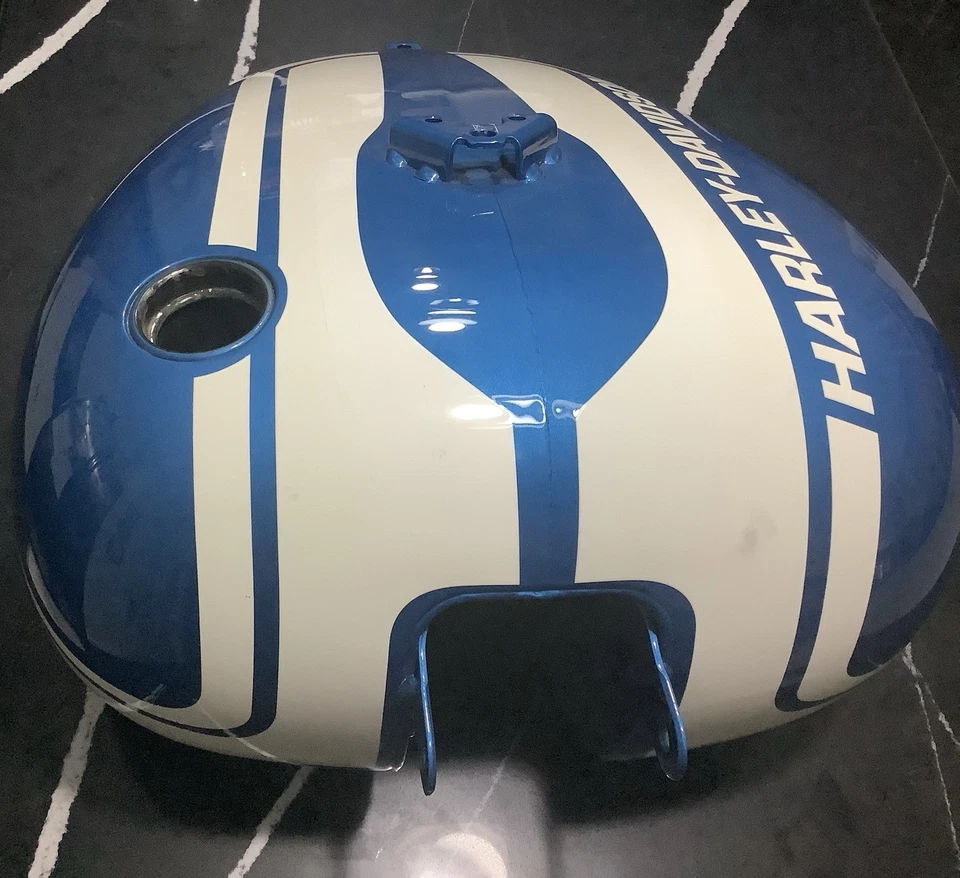 Harley Davidson tanque de combustible rápido, Johnnie FXLRST  Foto 1 de 4