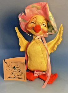 1994 ANNALEE EASTER PARADE GIRL DUCKLING PURSE & HAT YELLOW DUCK 5" W/ TAG MINT - Picture 1 of 12