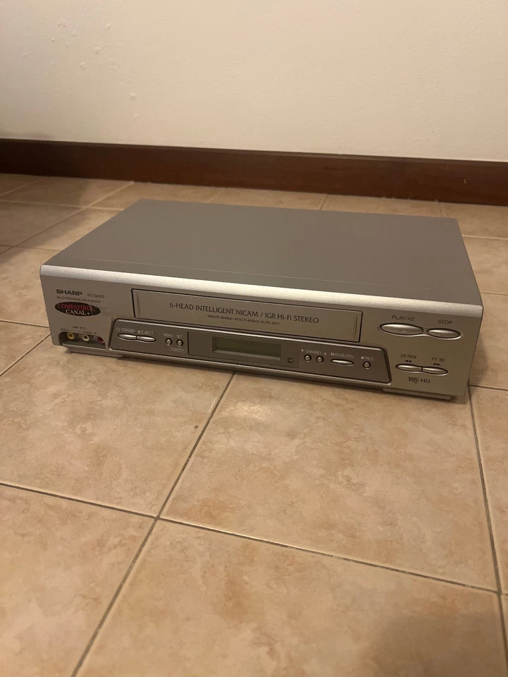 SHARP VIDEOREGISTRATORE VHS CON TELECOMANDO - Immagine 1 di 3