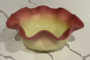 Fenton Burmese Satin Rüschen Schüssel - Uran - 8,5” x 4” - Bild 1 von 6