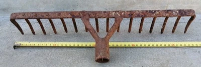 D5- OLD TOOL Outil ancien jardin rateau forgé 16 dents Art Populaire Jardinage - Photo 1/4