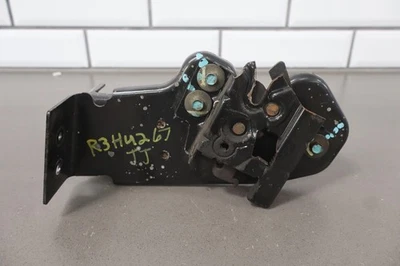 Pestillo de capó montado en cortafuegos central Hummer H2 2003-2009 OEM (probado) Foto 1 de 4