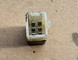 Kawasaki ER5 6 Pin Relais ER500 2003 - Bild 1 von 2