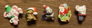 (5) Lote #1 Alfileres de Solapa de Navidad Vintage Avon Sello Ratón Santa Búho Pingüino - Imagen 1 de 12