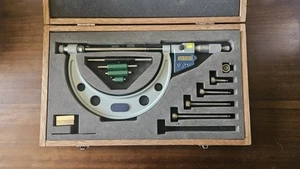  Mitutoyo Model 340-711-30 Digital Micrometer - Picture 1 of 7
