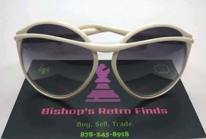 Dolce & Gabbana White Oversized Gradient Sunglasses. DG8010 - Picture 1 of 14