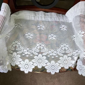 Vintage 67” X 9” NOS Scalloped Lace Daisy Valance CottageCore White - Picture 1 of 4