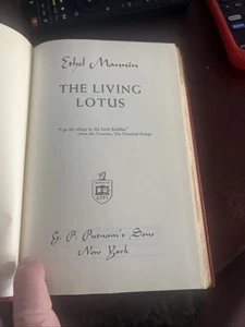 Vintage 1956 The Living Lotus Ethel Mannin Hardcover Book - Picture 1 of 10