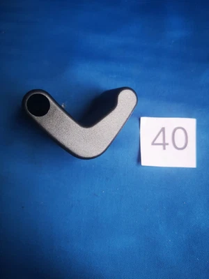 MANIGLIA DX LANCIA THEMA ORIGINALE COD 176749080 - Immagine 1 di 2