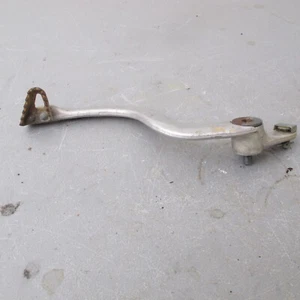 1998 Honda CR125 Rear brake pedal stop arm OEM  #32 - Imagen 1 de 5