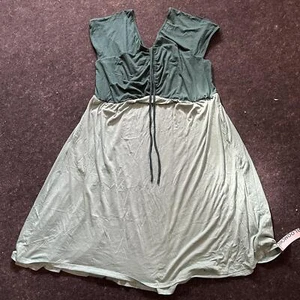 BloomChic Two-Toned Cinch Front Midi Dress, US 22-24 (UK 26-30), Green - Picture 1 of 5