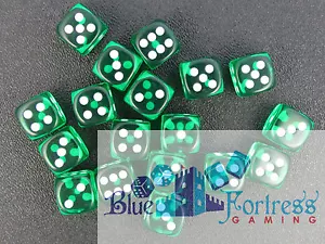 CHESSEX translúcido 12mm JUEGO DE 18 D6 DADOS VERDE-BLANCO MTG WoW WARHAMMER - Imagen 1 de 2