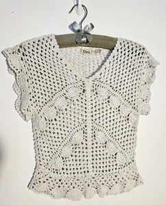 Top vintage all'uncinetto Tina, piccolo, panna/bianco sporco, manica corta, bordo smerlato - Foto 1 di 6
