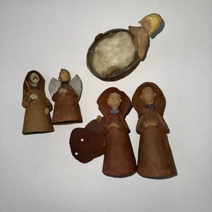 Lot Of 5 1980’s terra cotta clay figurines. Men And Women & Women In A Bath Tub - Picture 1 of 4