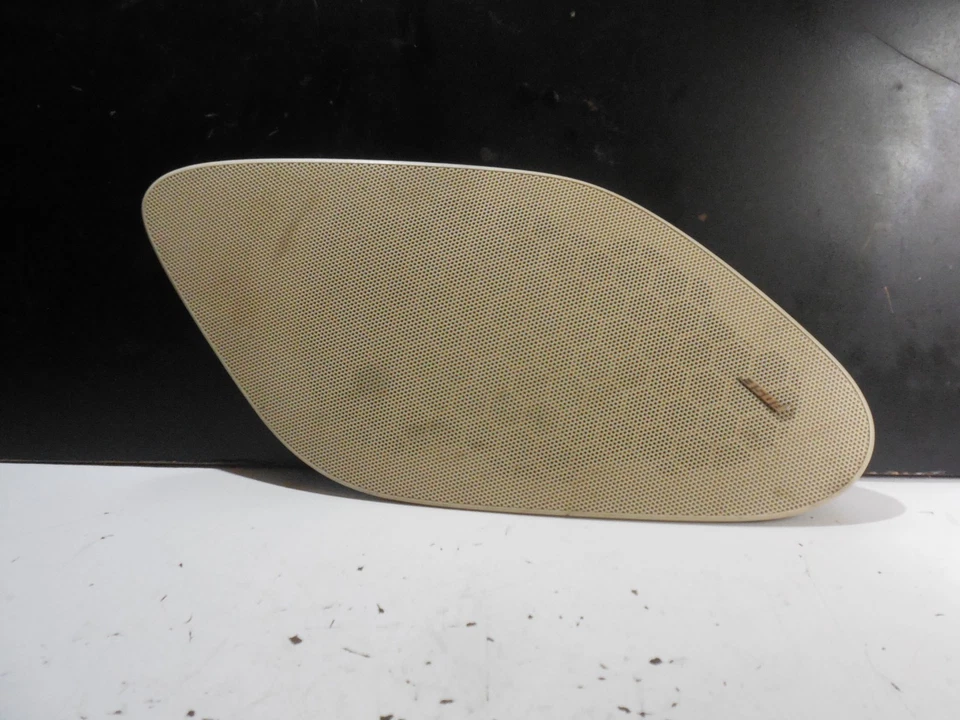 Parrilla de altavoz puerta delantera derecha 2307200448 03-12 Mercedes Benz R230 SL600 SL500 Foto 1 de 4