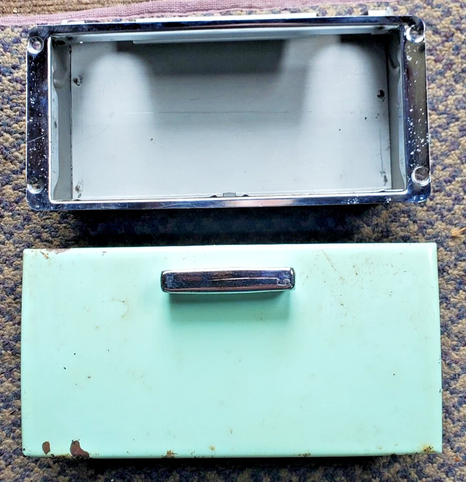 Dodge Meadowbrook 1953-54 asiento trasero bandeja de cenizas con retenedor Foto 1 de 4